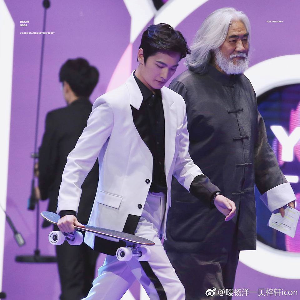 Địch Lệ Nhiệt Ba là nữ thần khí chất, vượt xa Phạm Băng Băng